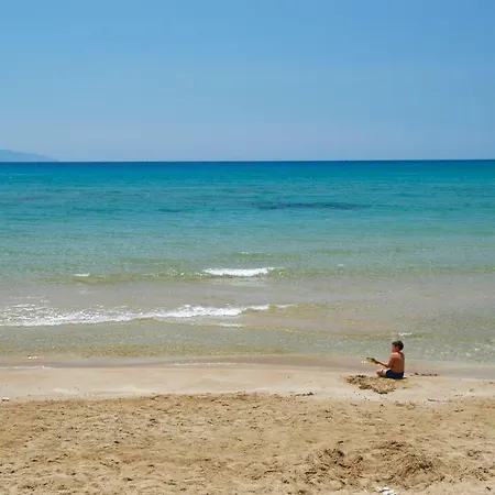 Artemis Superb 2 Bedroom 700 M Away From The *