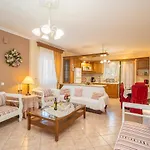 Artemis Superb 2 Bedroom 700 M Away From The Апартаменты *