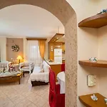 Artemis Superb 2 Bedroom 700 M Away From The * Миния