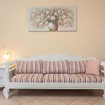 Artemis Superb 2 Bedroom 700 M Away From The * Миния