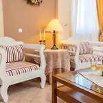 Artemis Superb 2 Bedroom 700 M Away From The *