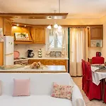 Artemis Superb 2 Bedroom 700 M Away From The * Миния