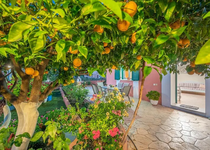 Artemis Superb 2 Bedroom 700 M Away From The *