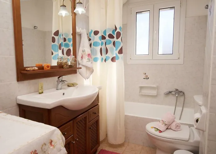 Artemis Superb 2 Bedroom 700 M Away From The *