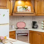 Artemis Superb 2 Bedroom 700 M Away From The Lägenhet *